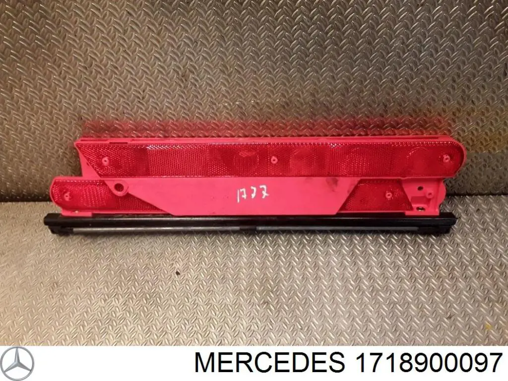 Знак аварийной остановки Mercedes 1708900097 цена, от 11.40 USD