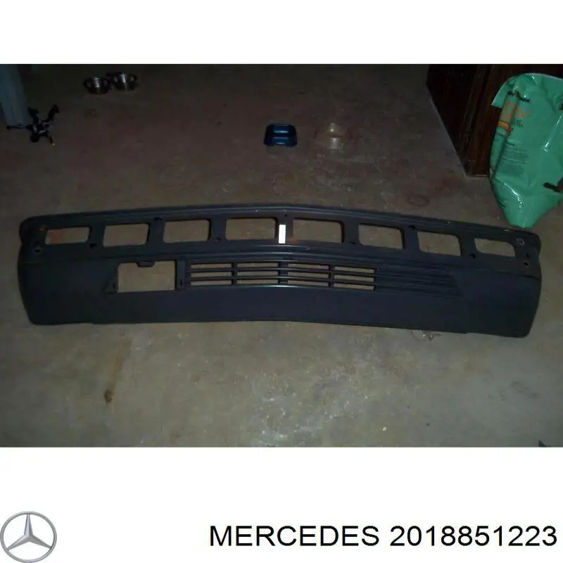 2018851223 Mercedes 