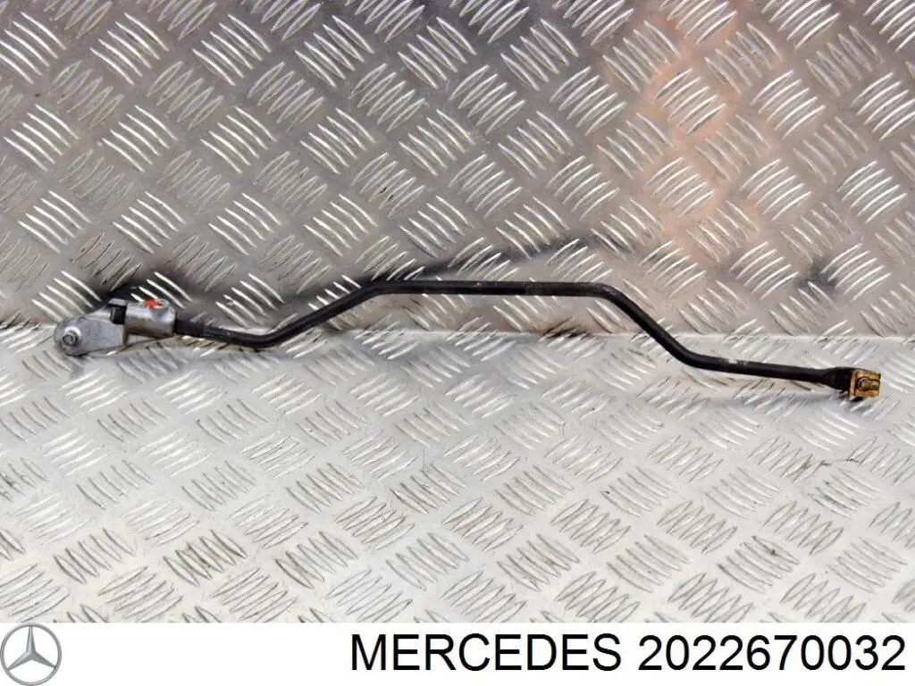 2022670032 Mercedes 