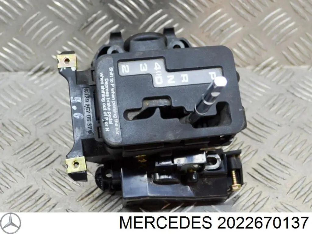 2022670137 Mercedes 