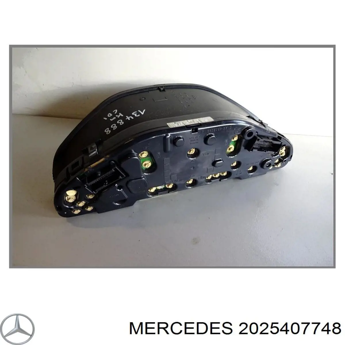 Панель приборов 2025407748 Mercedes