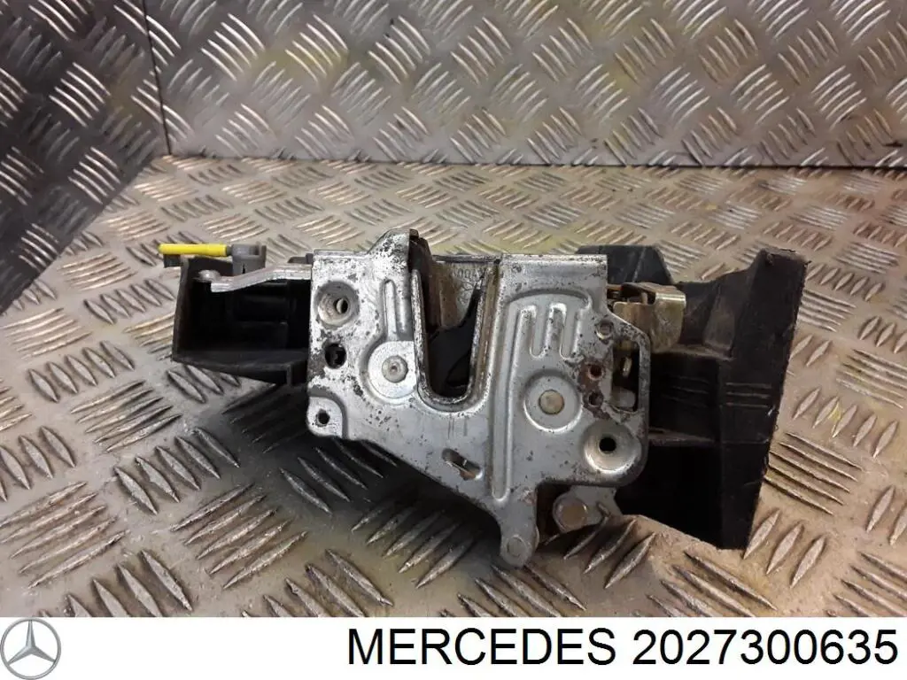  Замок двери задней правой Mercedes E 