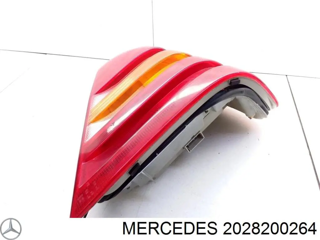 Задний фонарь A2018200466 Mercedes
