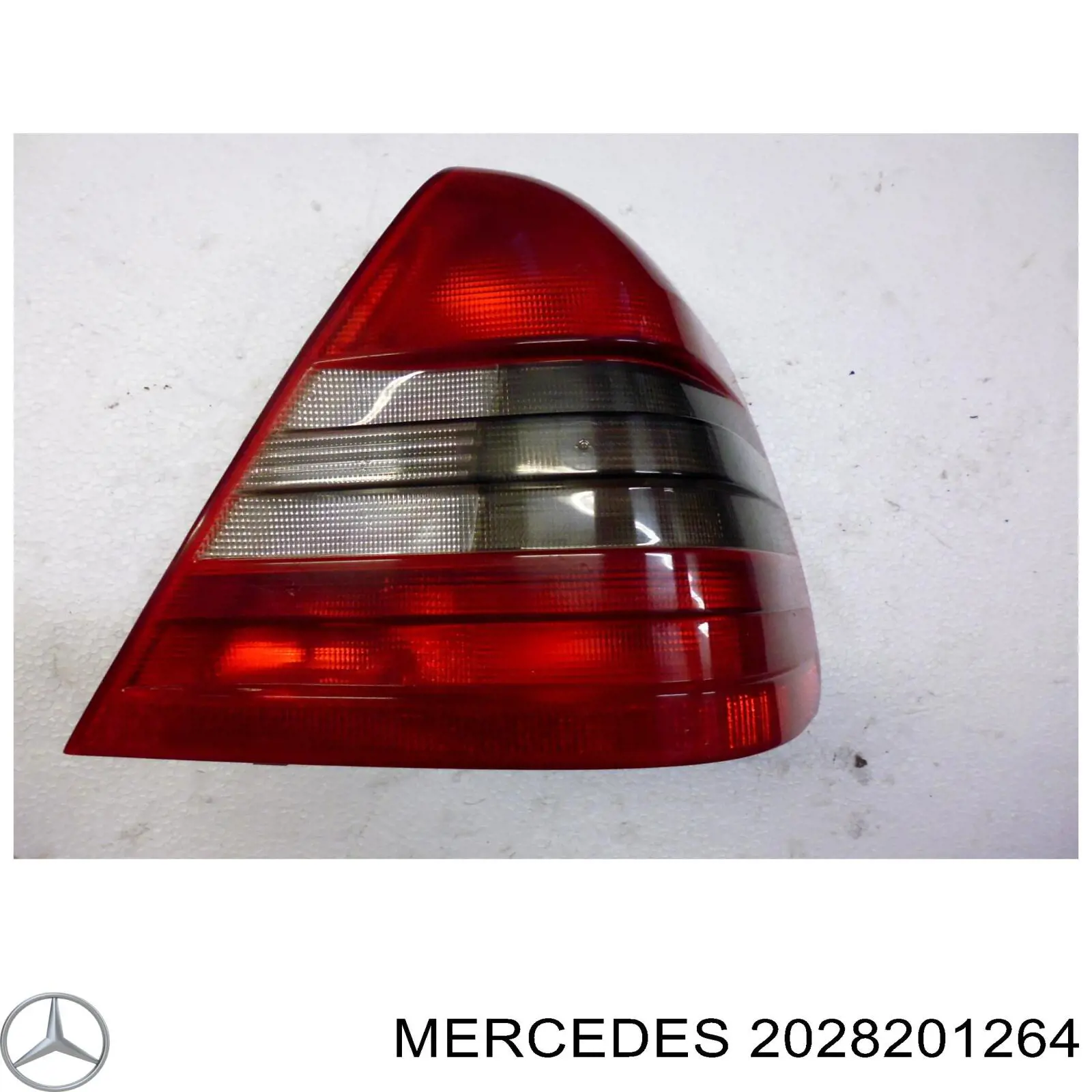 Стекло фонаря заднего правого 2028201264 Mercedes