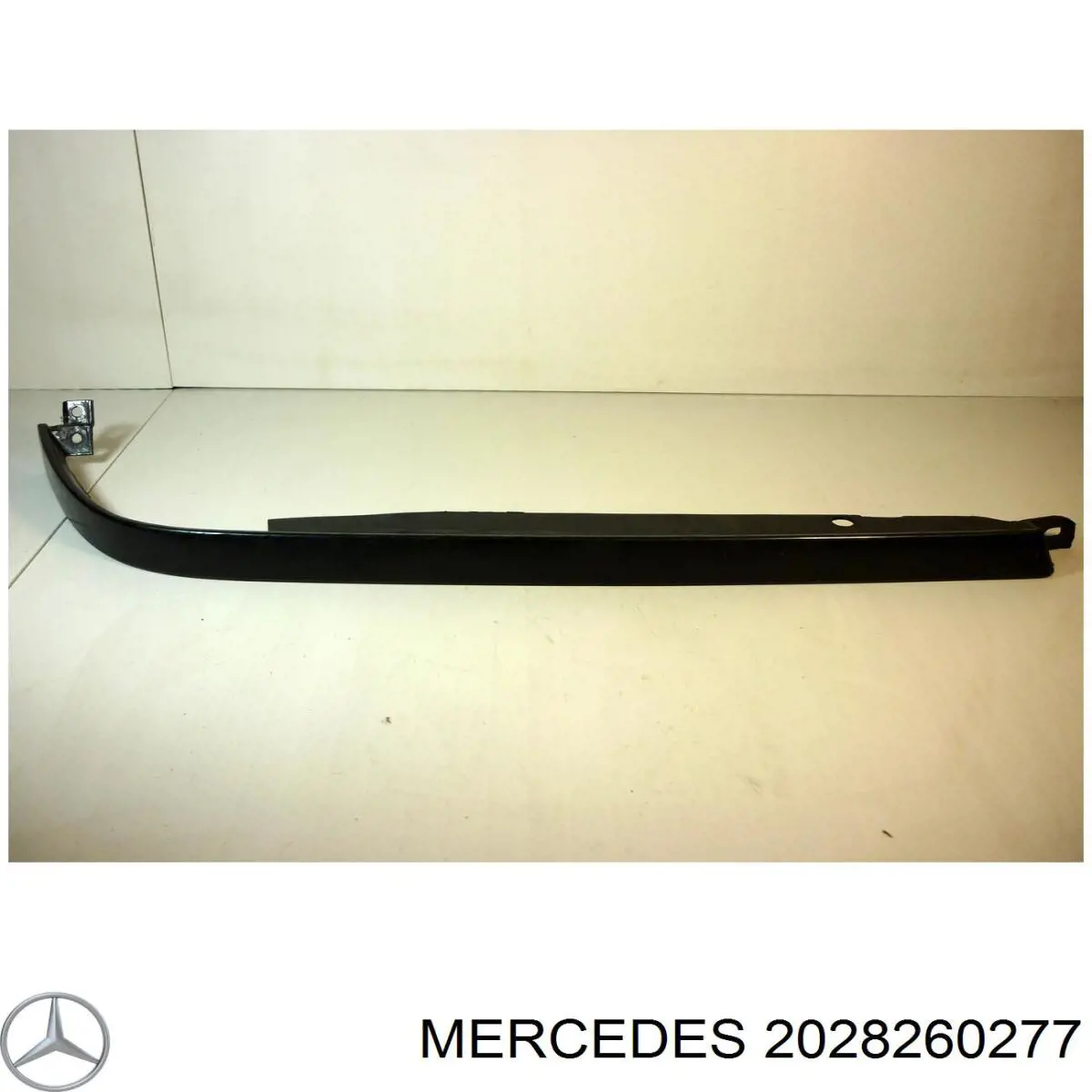 Ресничка (накладка) правой фары Mercedes 2028260277 цена, от 6.44 USD