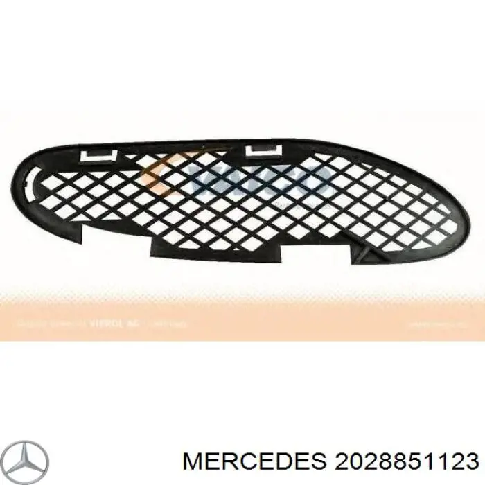 2028851123 Mercedes решетка бампера переднего левая