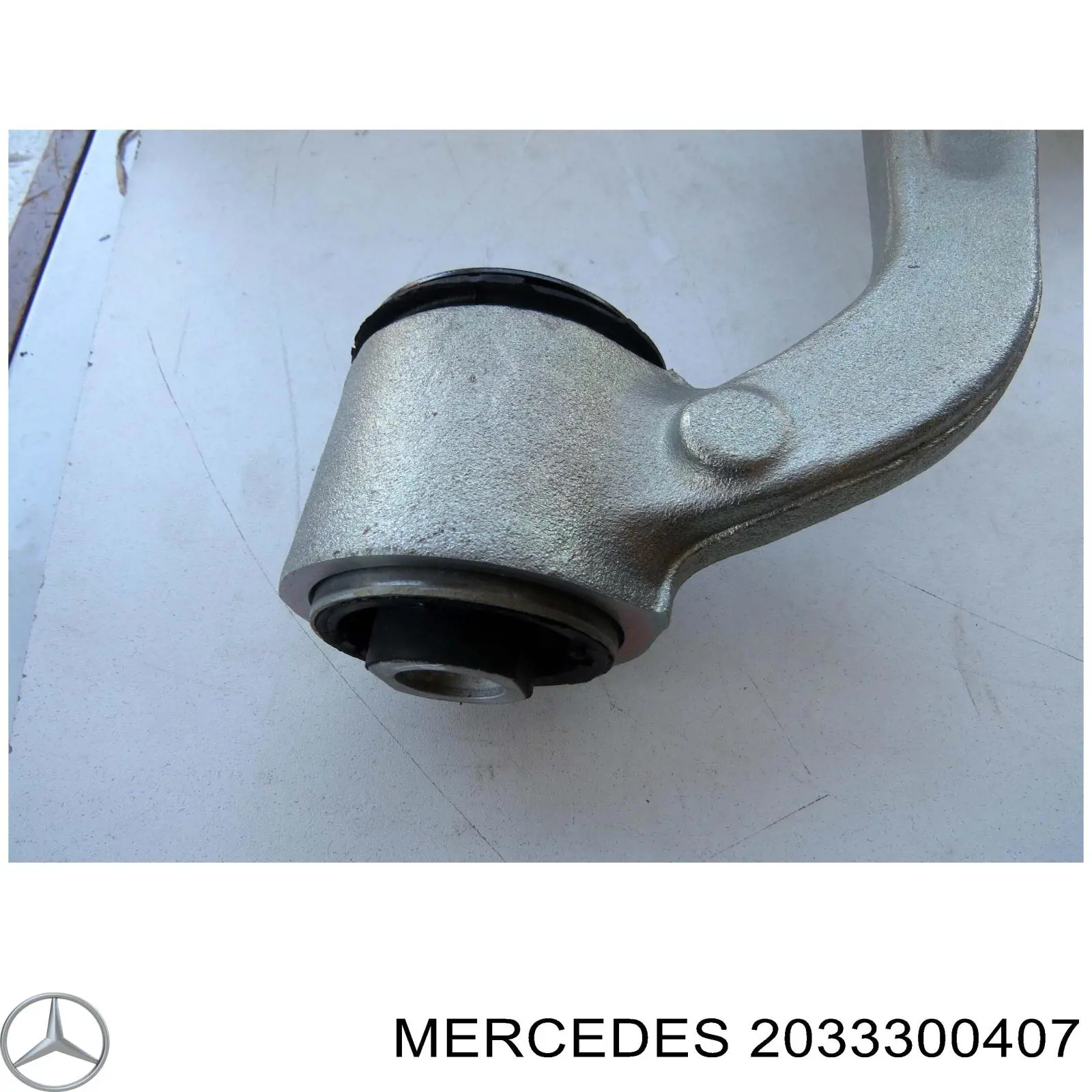 2033300407 Mercedes braço oscilante inferior direito de suspensão dianteira