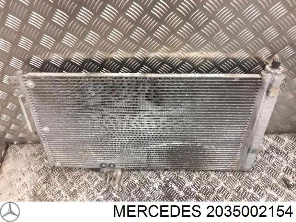 Радиатор кондиционера 2035002154 Mercedes