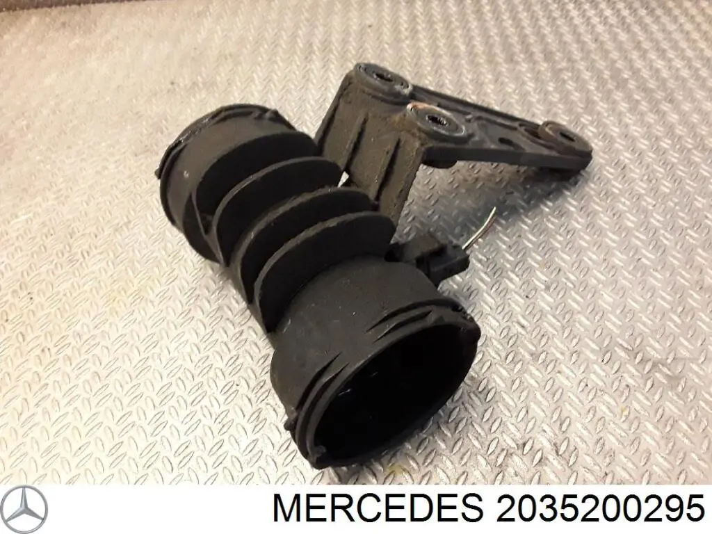 Шланг/патрубок интеркуллера Mercedes 2035200295 цена, от 11.40 USD