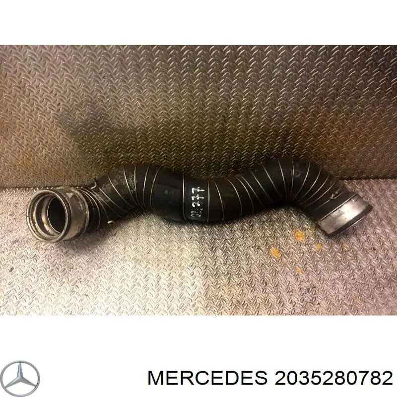 Патрубок интеркулера 2035280782 Mercedes