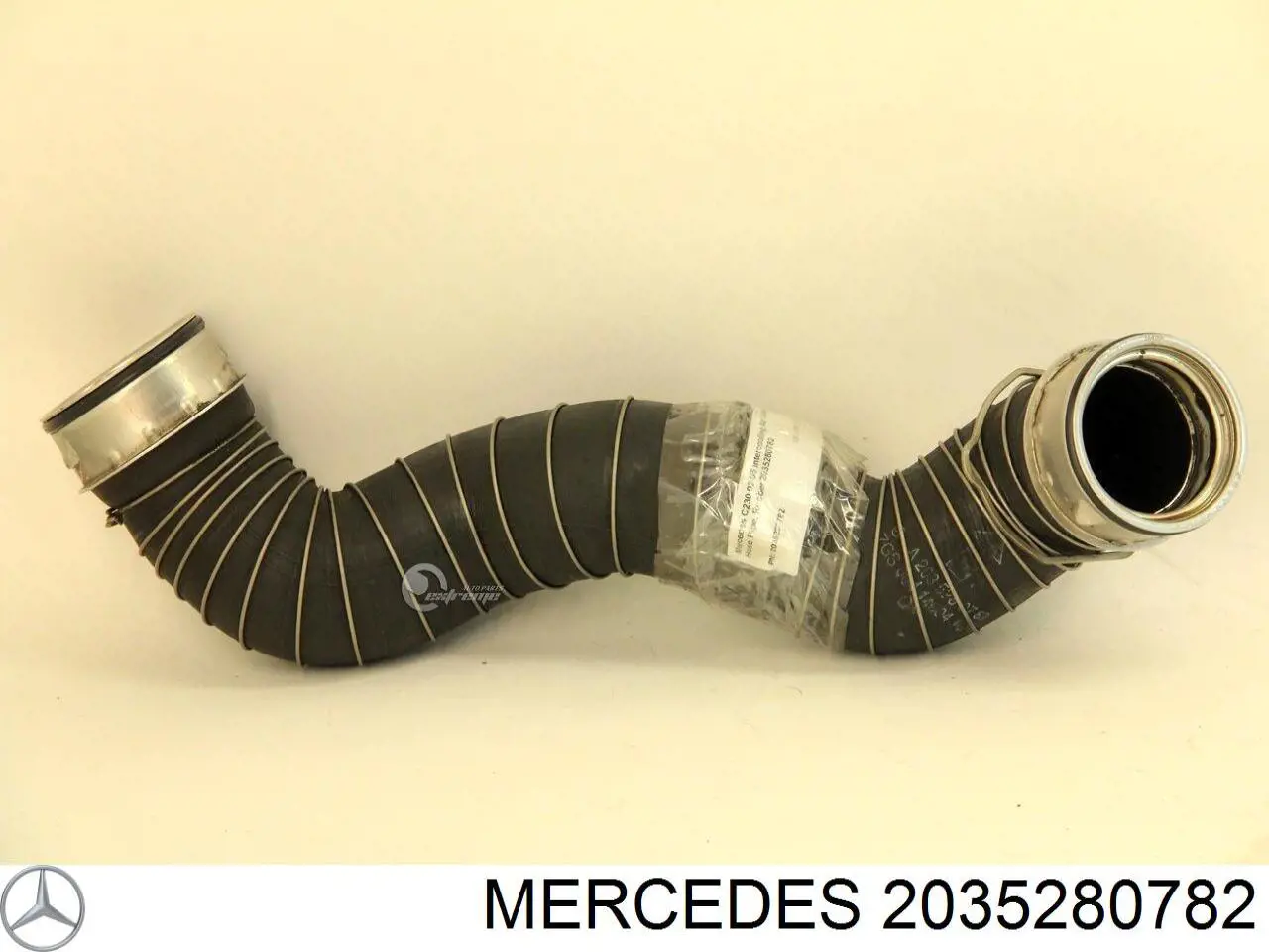 2035280782 Mercedes шланг (патрубок интеркуллера нижний правый)