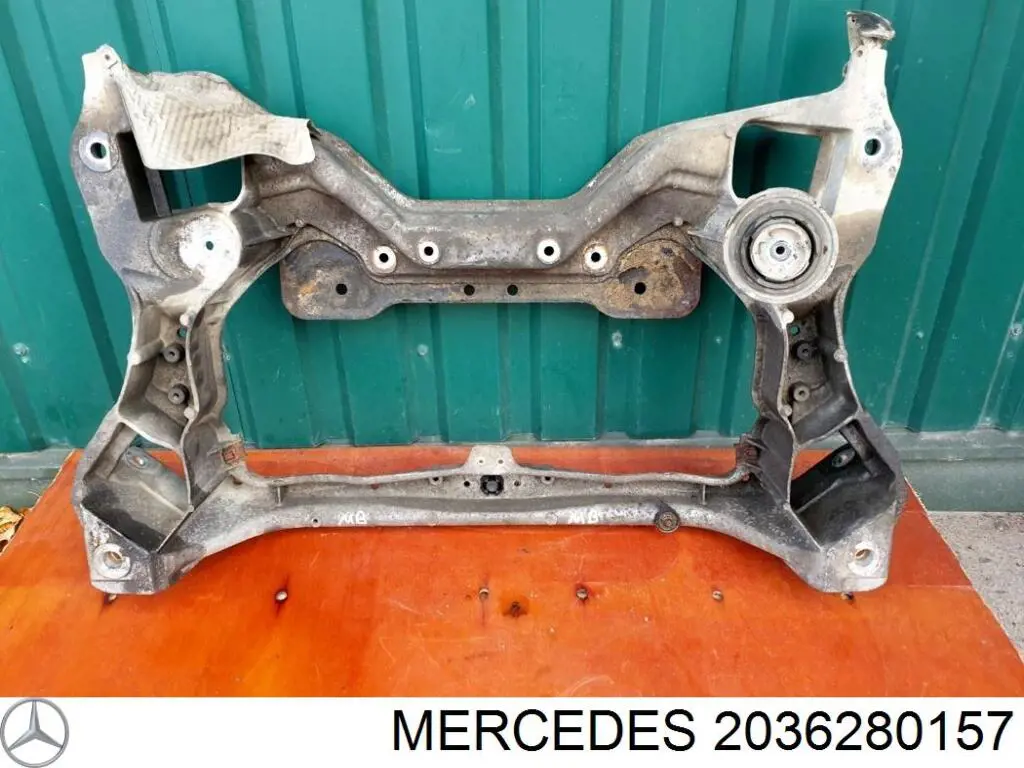 2036280557 Mercedes viga de suspensão dianteira (plataforma veicular)