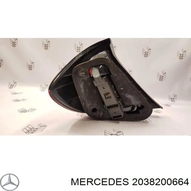 Купить 2038200664 Mercedes Задняя правая фара