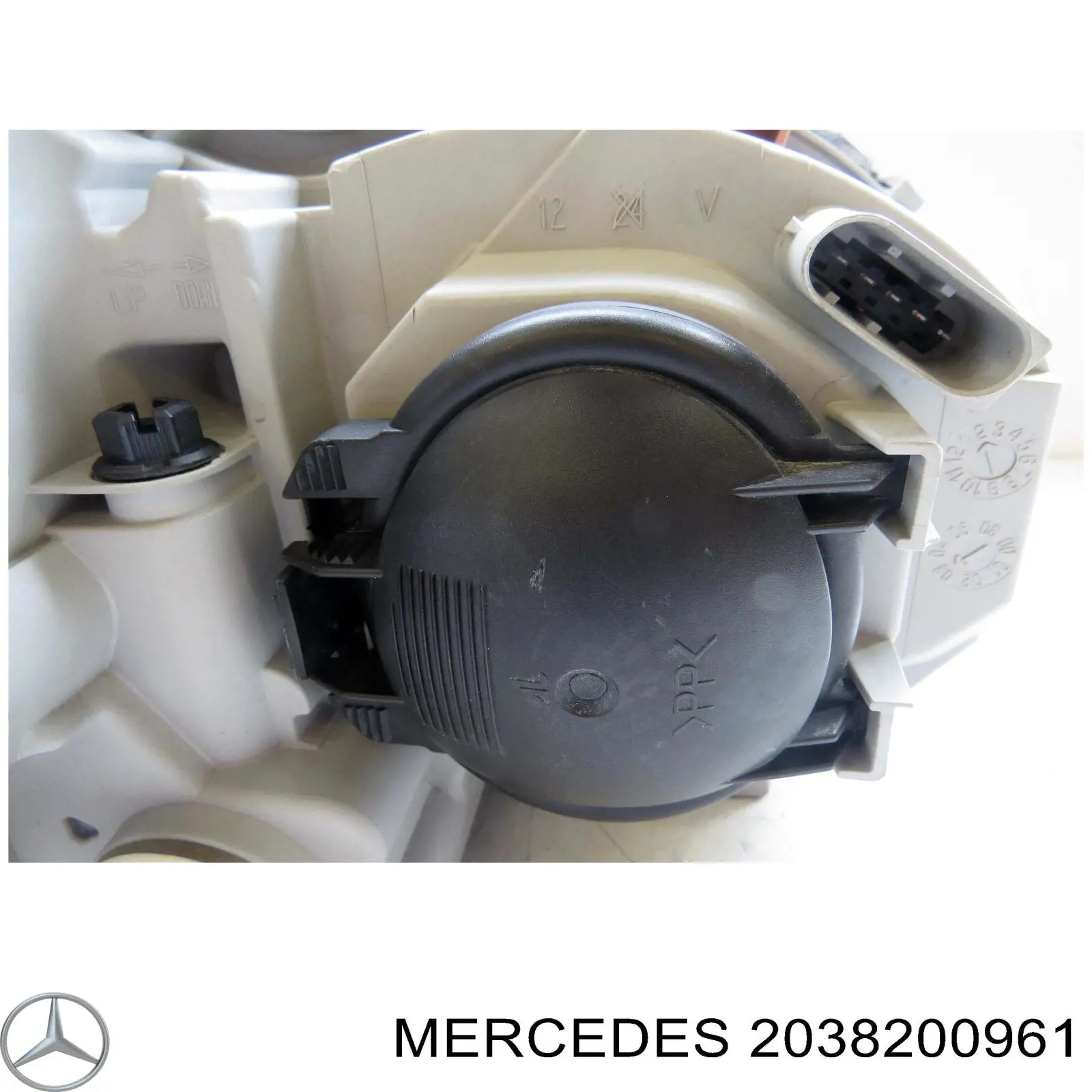 Левая фара A2038200961 Mercedes