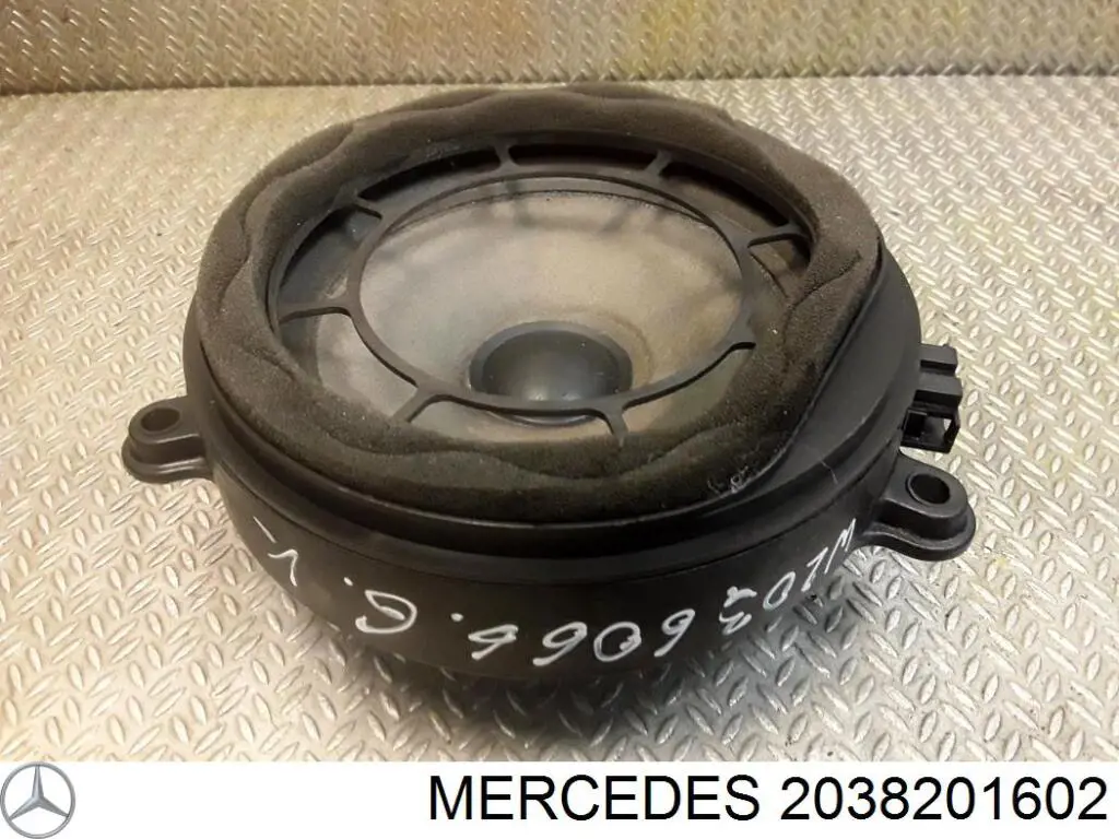 Динамик задней двери Mercedes 2038201602