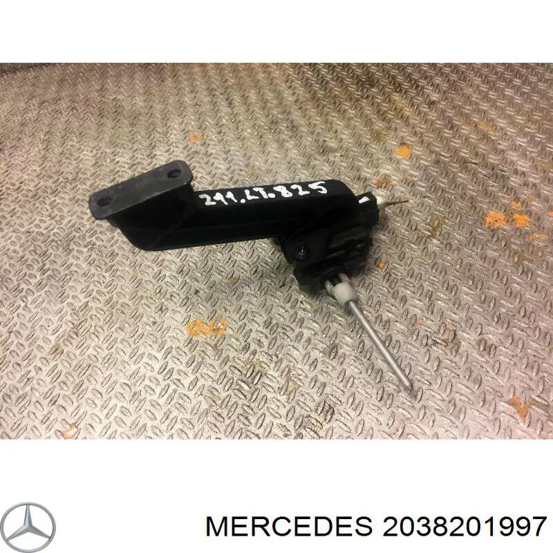 Личинка замка топливного бака Mercedes 2038201997