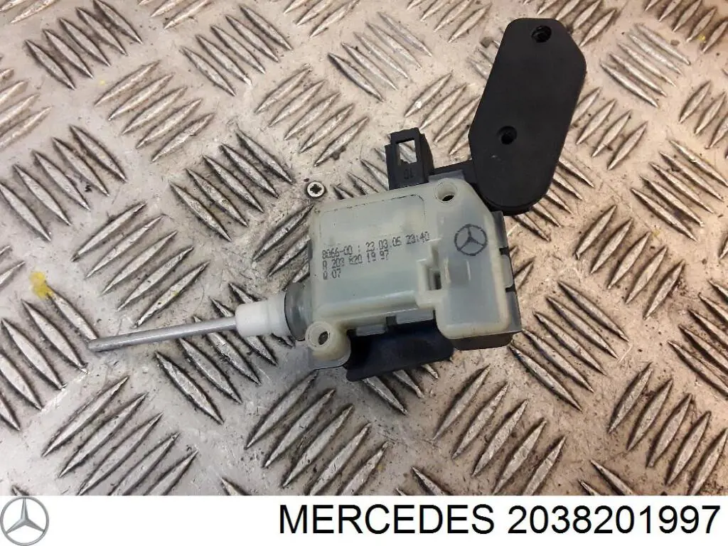 2038201997 Mercedes Замок открывания лючка бензобака