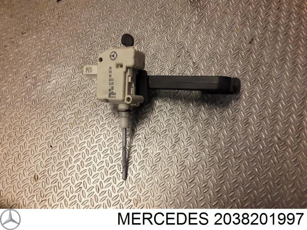 2038201997 Mercedes замок открывания лючка бензобака