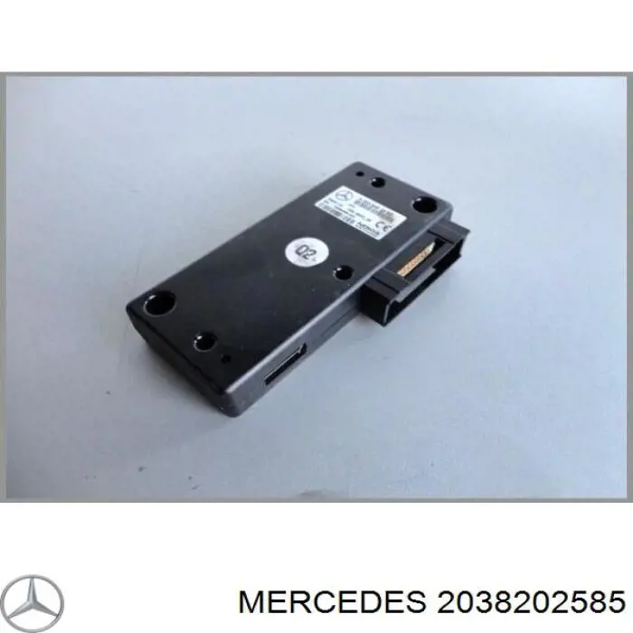 Блок управления телефоном на Mercedes C (W203)