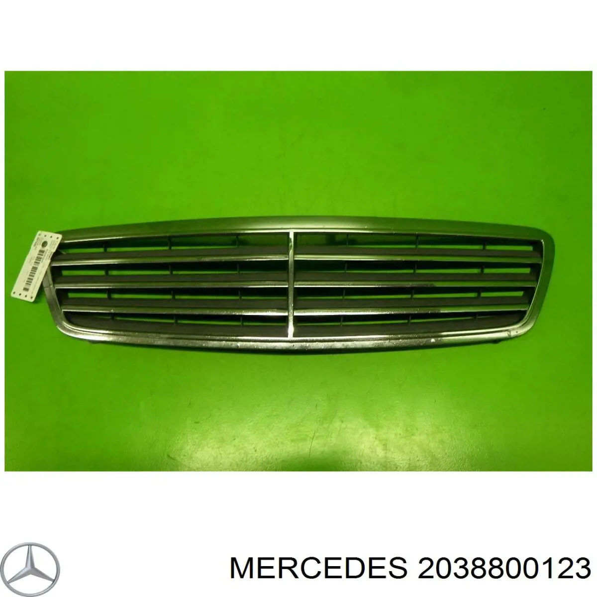 Решетка радиатора 20388001237D11 Mercedes