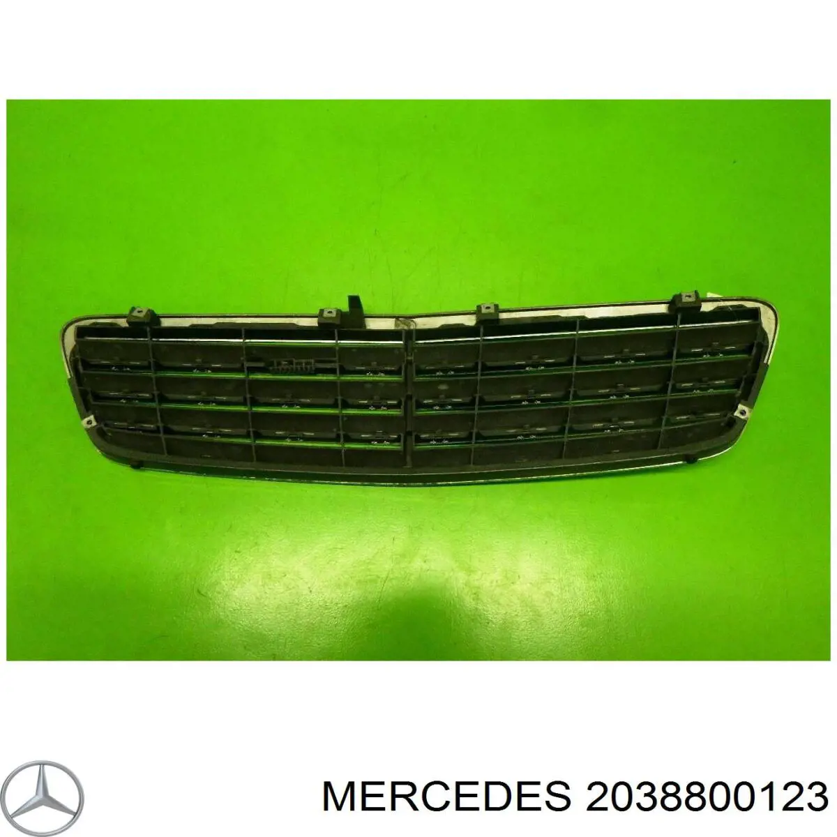 A20388001237D11 Mercedes Решетка радиатора