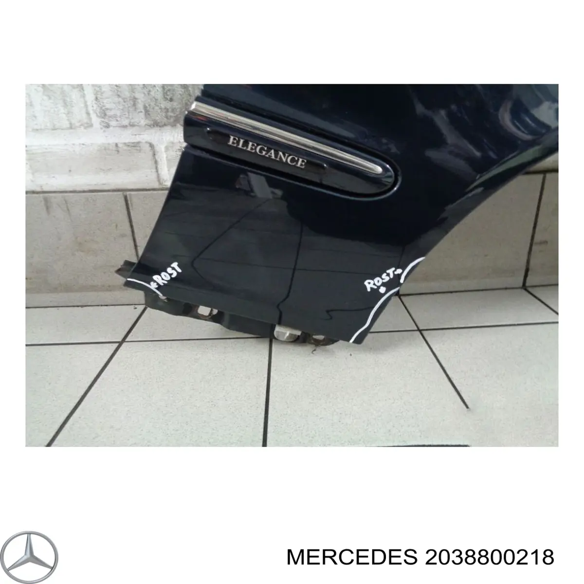 Крыло переднее правое A203880021805 Mercedes