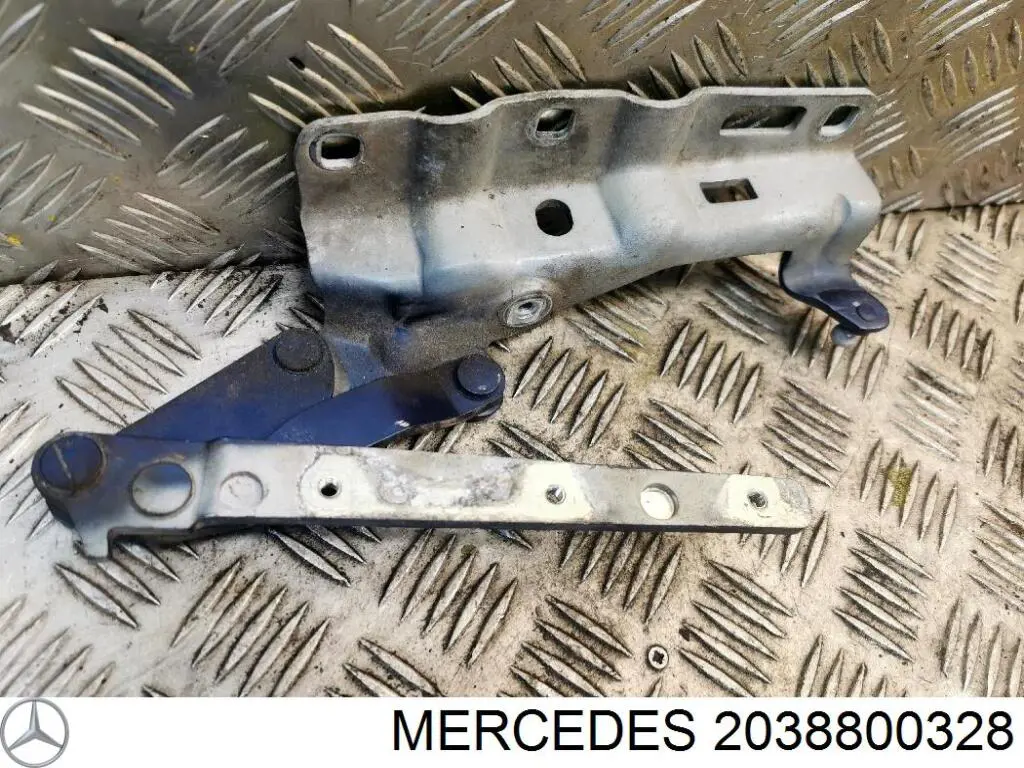 Купить 2038800328 Mercedes Завеса капота левая