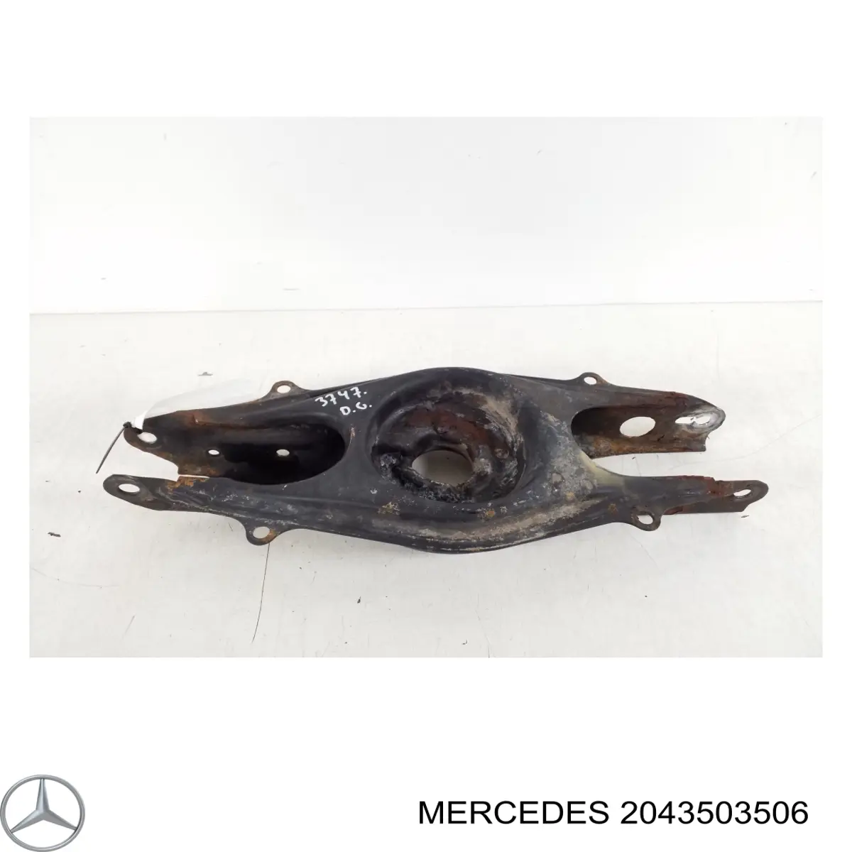 Балансир задний нижний Mercedes 2043502006 цена, от 12.67 USD