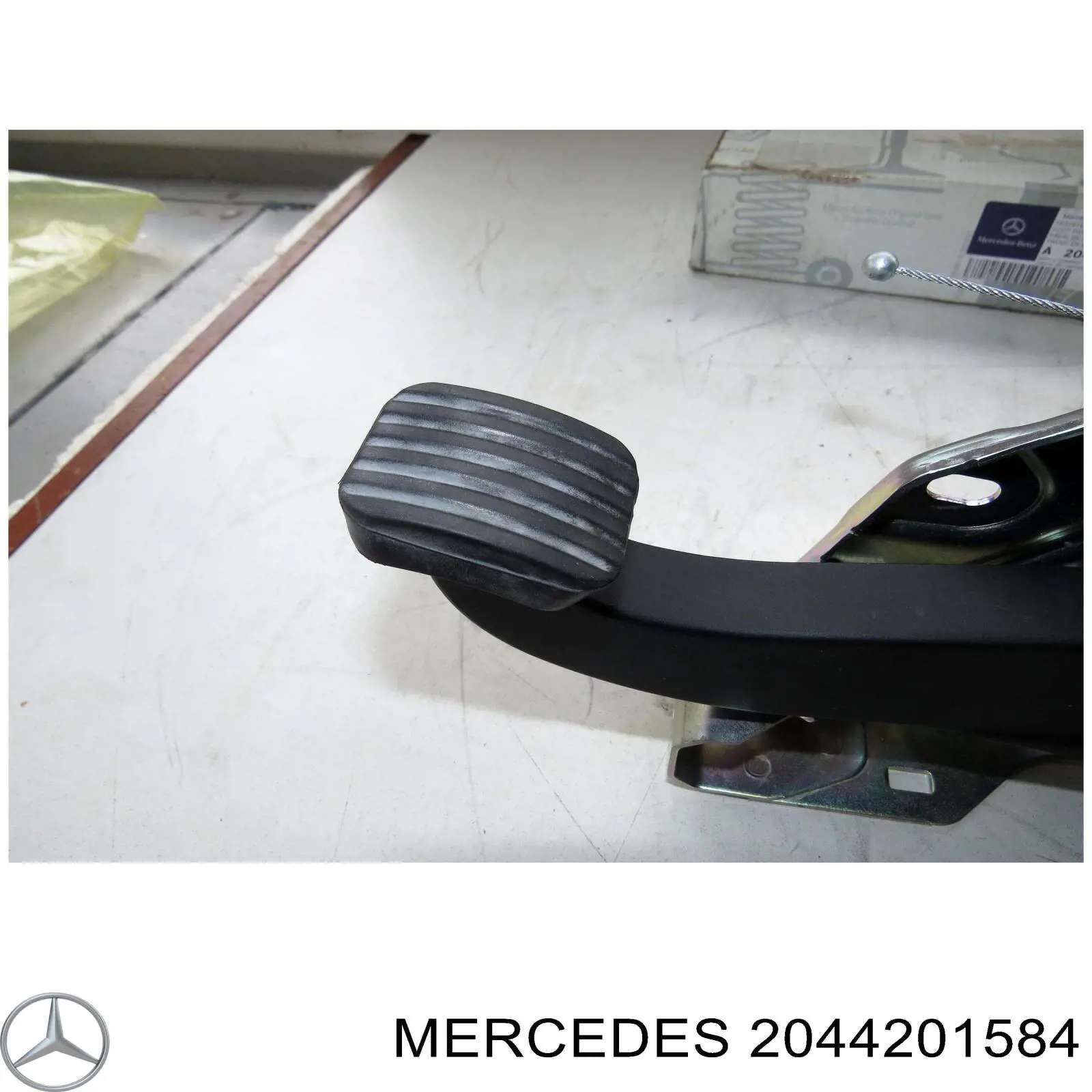 Рычаг ручного тормоза 2044200084 Mercedes