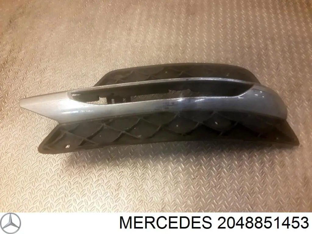 Решетка бампера переднего правая 30853175 AND