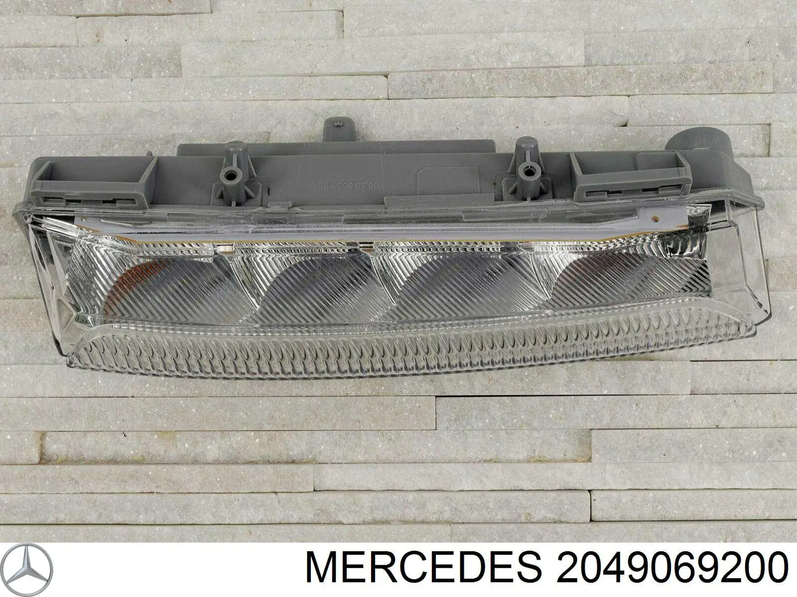 204-906-9200 Mercedes luzes de nevoeiro esquerdas