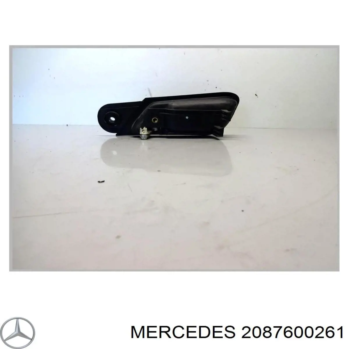 Ручка двери передней внутренняя правая Mercedes 2087600261 цена, от 25.34 USD