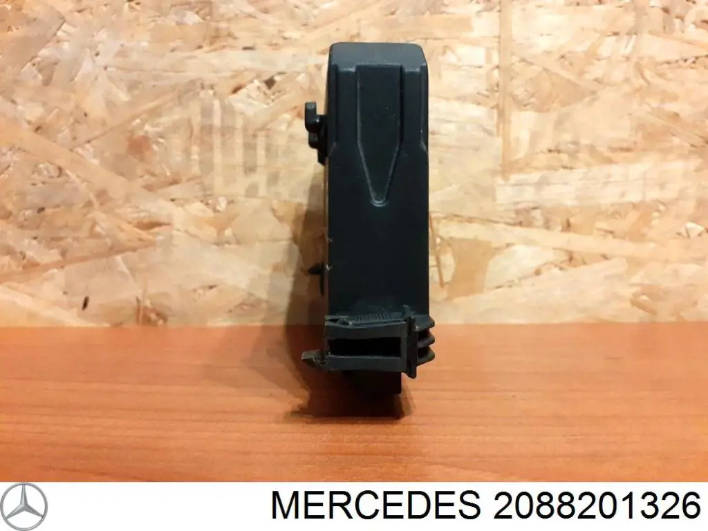 Блок комфорта передней двери 2088201526 Mercedes