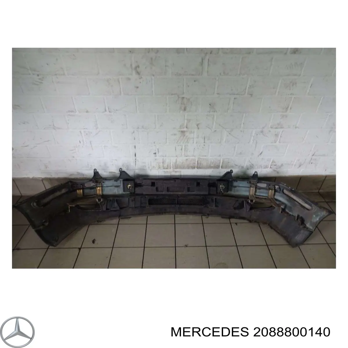 Передний бампер A2088800140 Mercedes