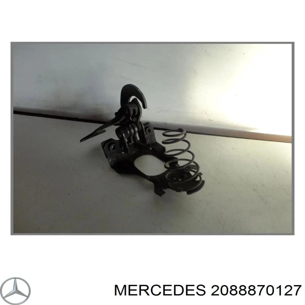 2088870127 Mercedes язычок открывания капота