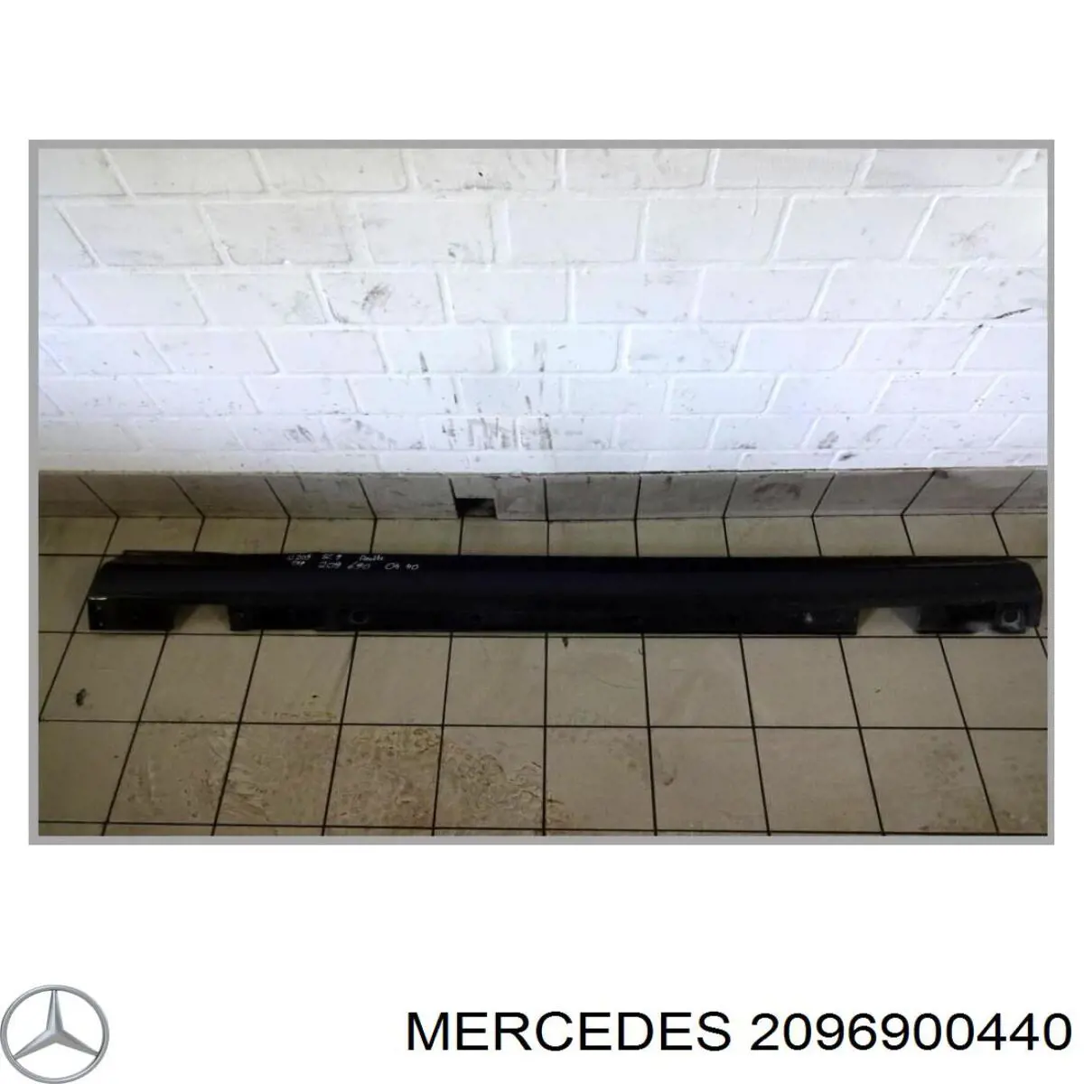 2096900440 Mercedes 
