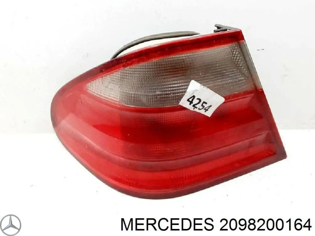 Фонарь задний левый Mercedes 2098200126