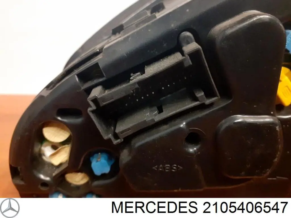 2105406547 Mercedes painel de instrumentos (quadro de instrumentos)