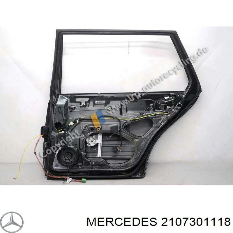 Стекло двери задней левой 2107301118 Mercedes