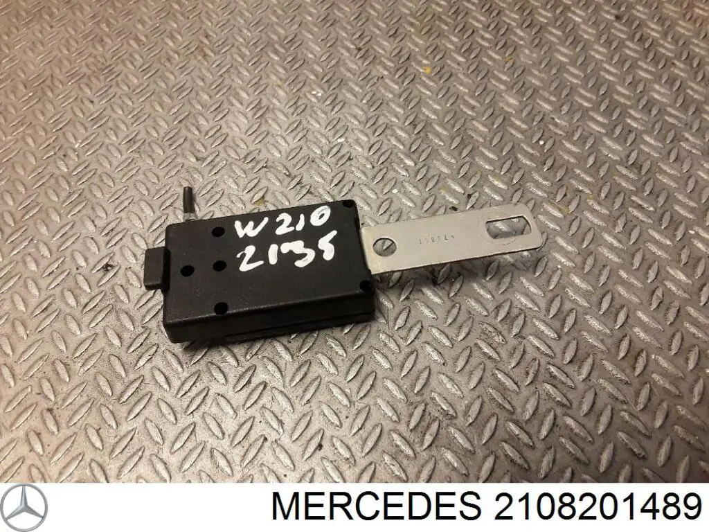 2108201489 Mercedes 