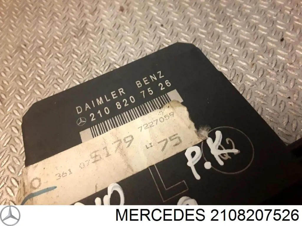 Блок комфорта передней двери Mercedes 2108207526