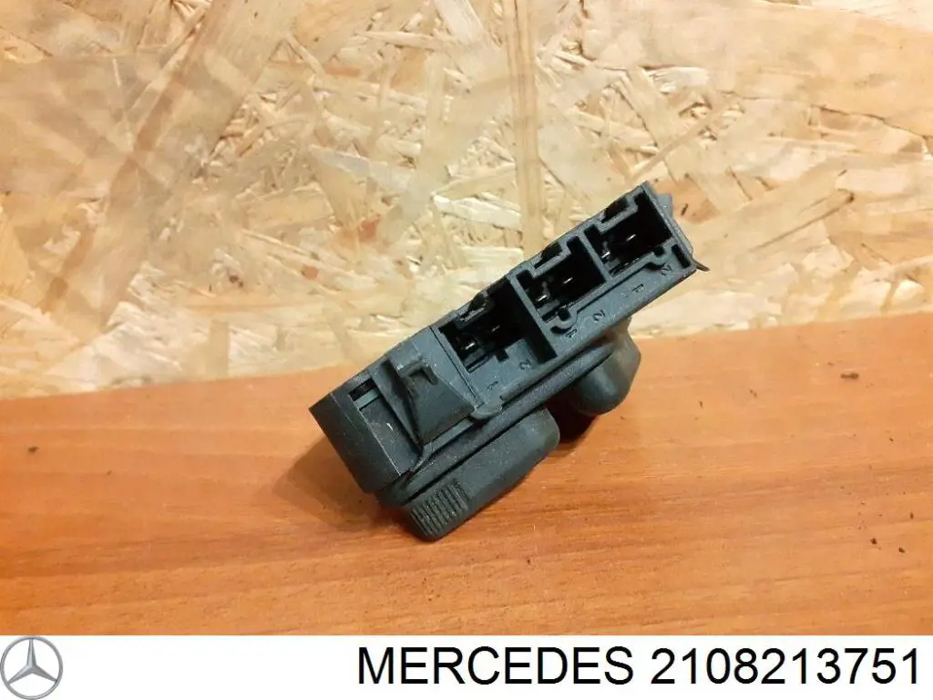 Блок кнопок механизма регулировки сиденья левый Mercedes 2108213751 цена, от 14.06 USD