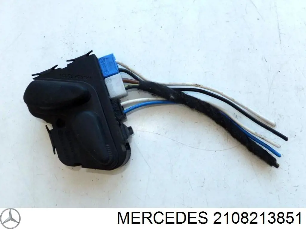 Блок кнопок механизма регулировки сидений, правый на Mercedes C (W203)