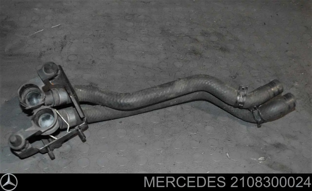 Патрубок печки на Mercedes E (S210)