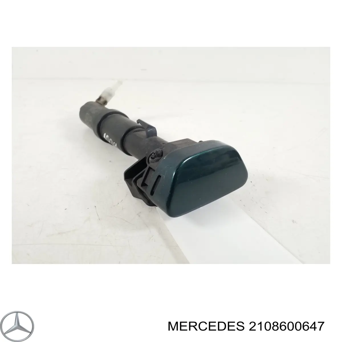 Купить 2108600647 Mercedes Форсунка омывателя фары передней правой
