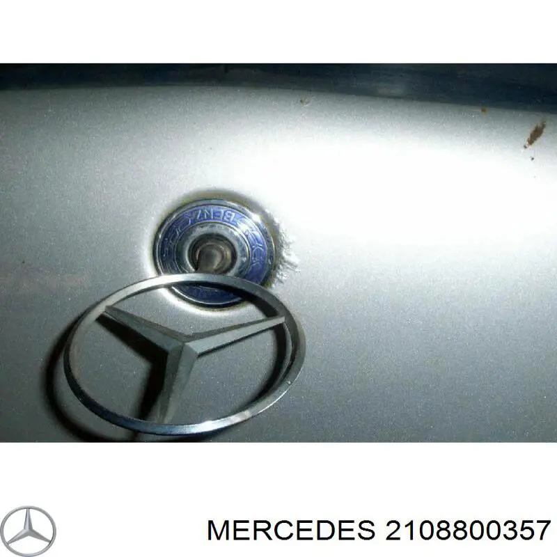 2108800357 Mercedes капот