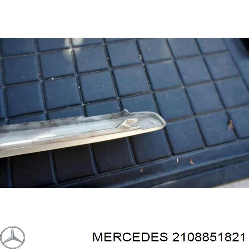 A21088518219744 Mercedes Передний правый клык бампера