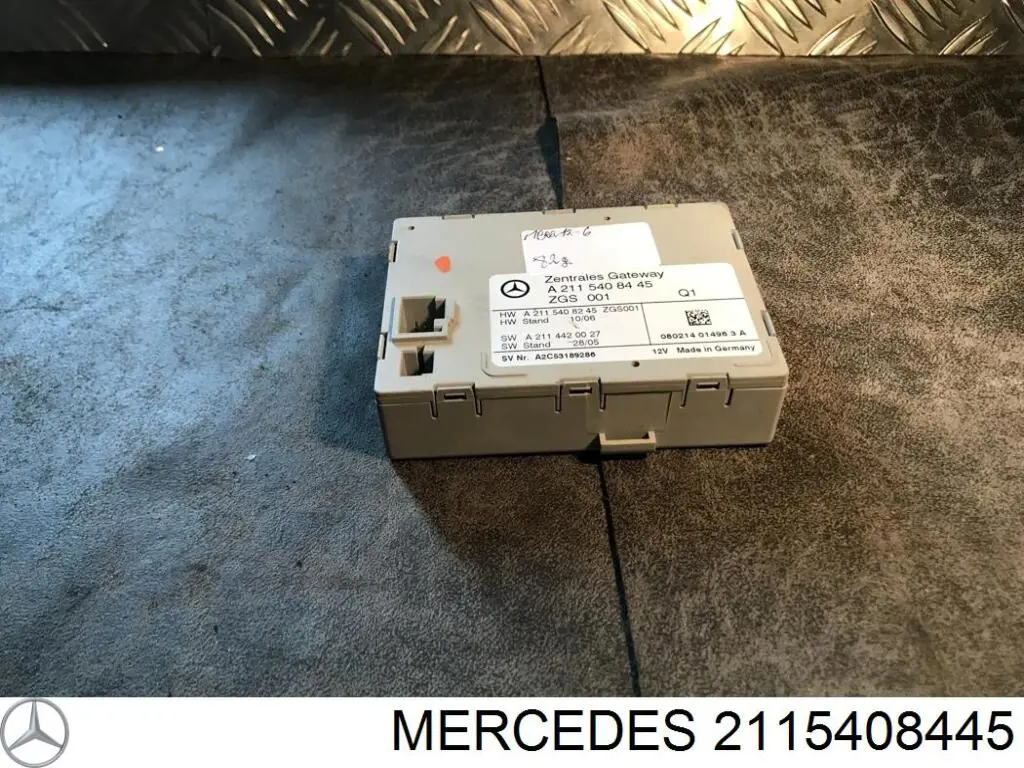  2115408445 Mercedes