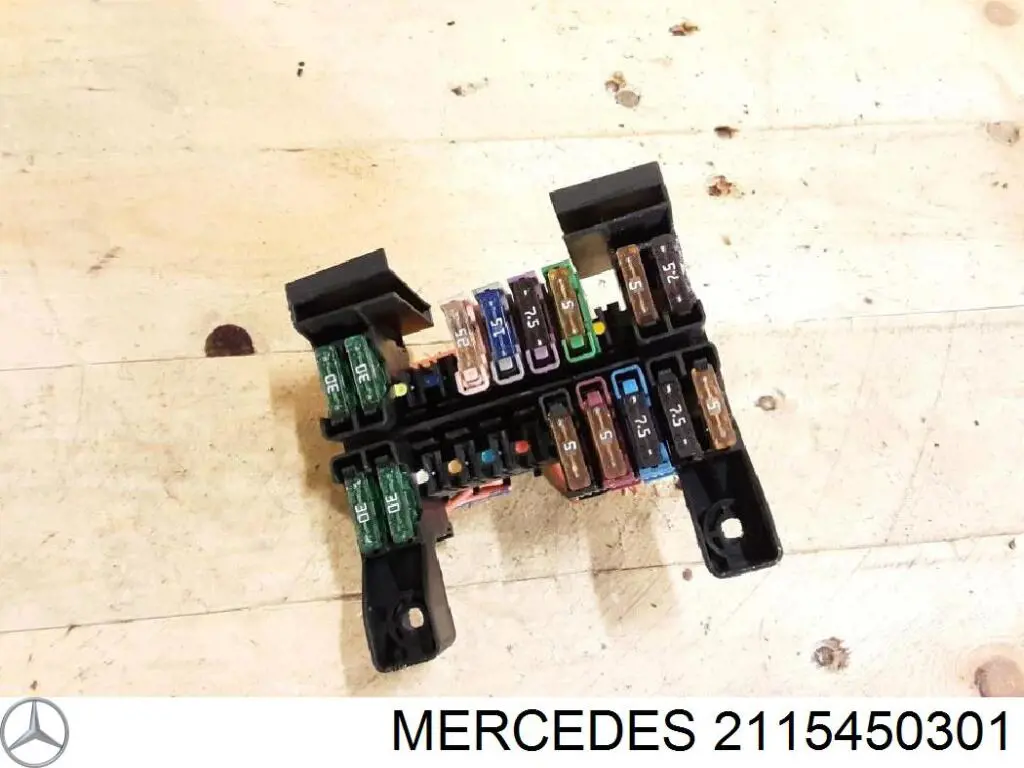 Блок предохранителей задний салонный Mercedes A2115450301 цена, от 6.33 USD