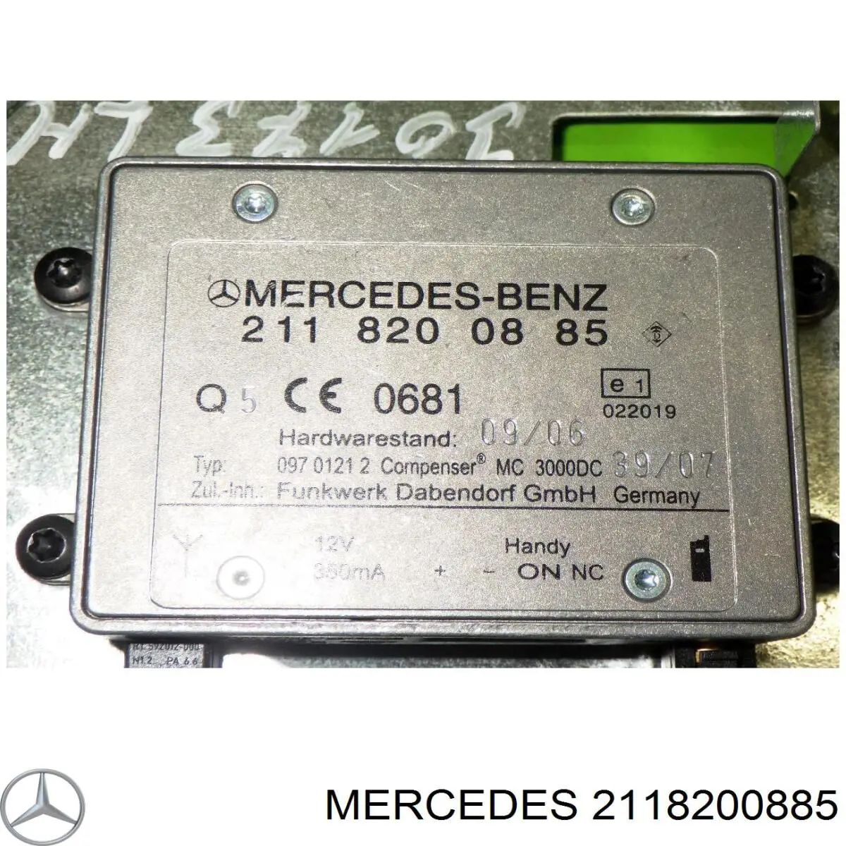 Усилитель сигнала антенны Mercedes 2118200885
